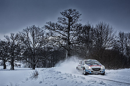 Peugeot 208 T16 R5 im Schnee