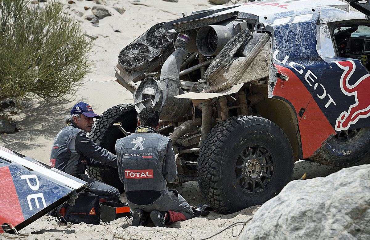 Carlos Sainz Peugeot Dakar Getriebeschaden