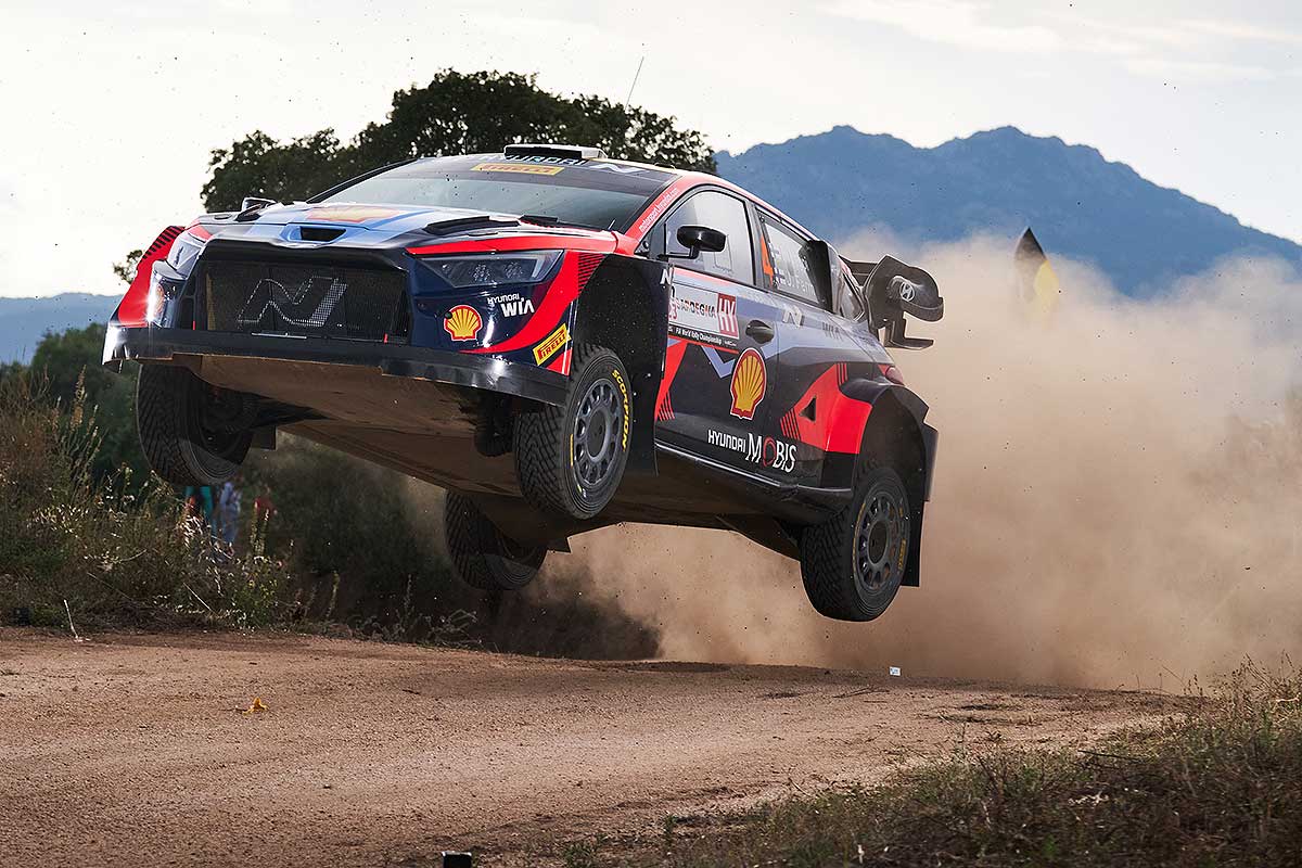 Rallye Sardinien: Regen bringt neue Spannung