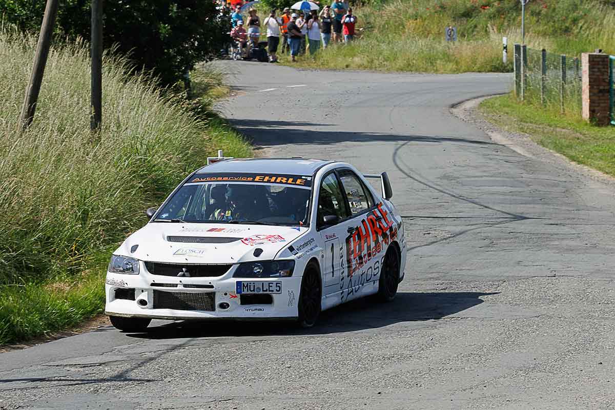 Mitsubishi-Trio vorn bei Osterburg-Rallye