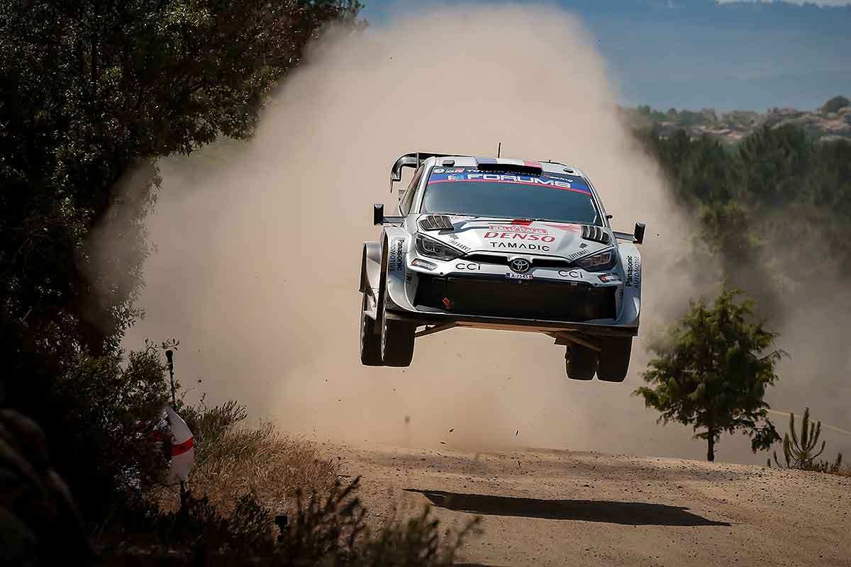 Rallye Sardinien: Ogier vor Tänak – Fourmaux raus