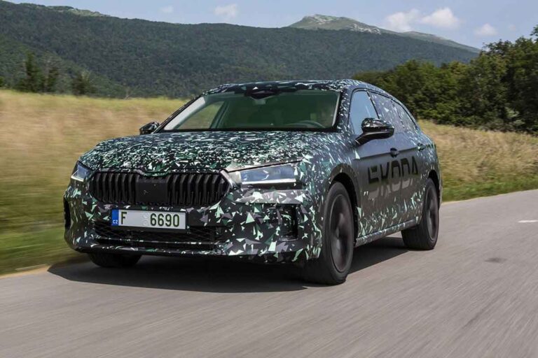 So fährt sich der neue Skoda Superb IV.