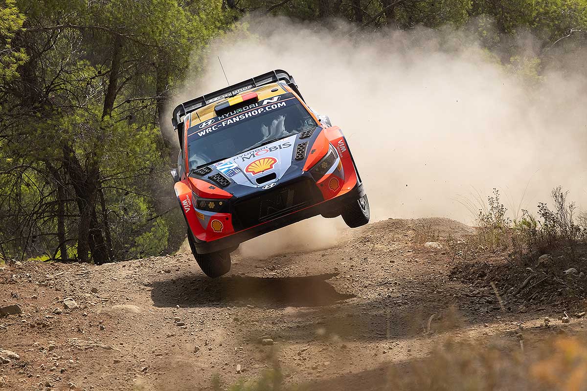 Neuville gewinnt Akropolis Rallye – Ogier überschlägt sich