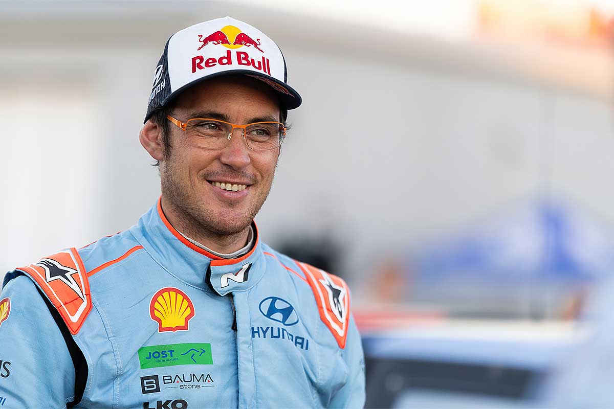 Neuville bleibt 2025 bei Hyundai