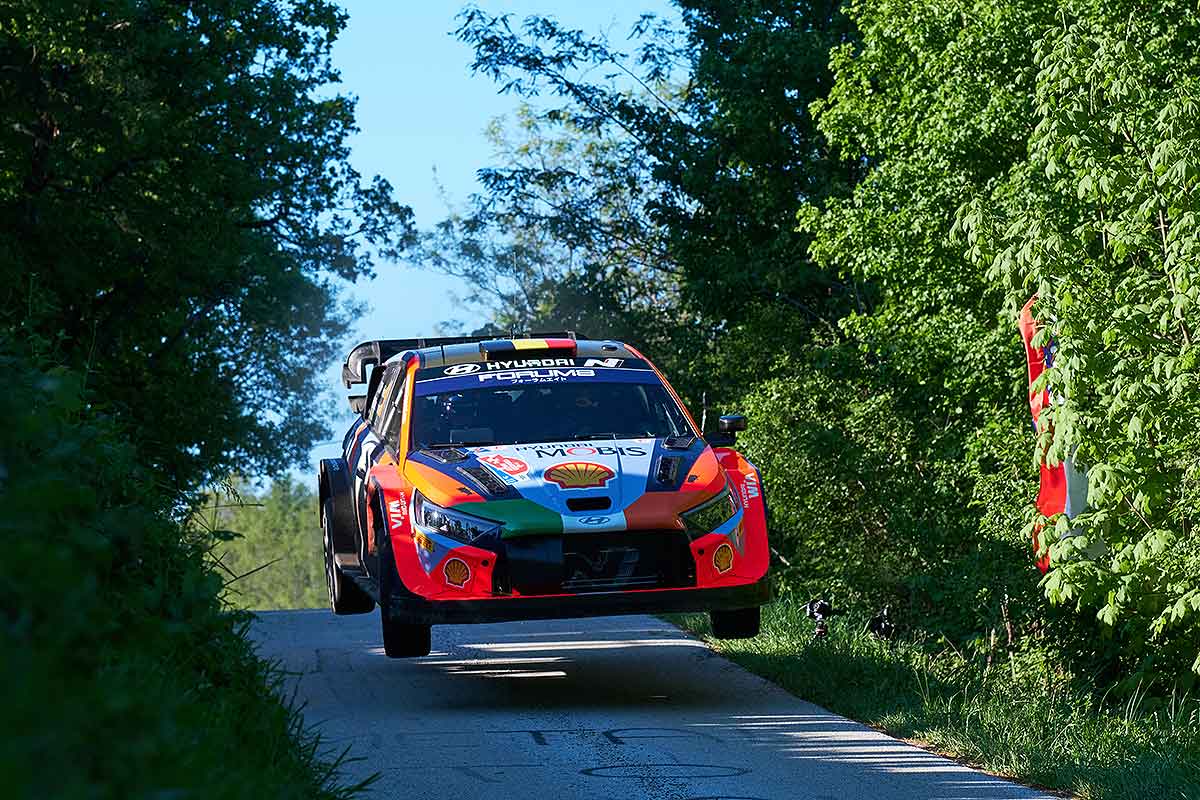 Rallye Kroatien: Neuville und Evans zeitgleich vorn