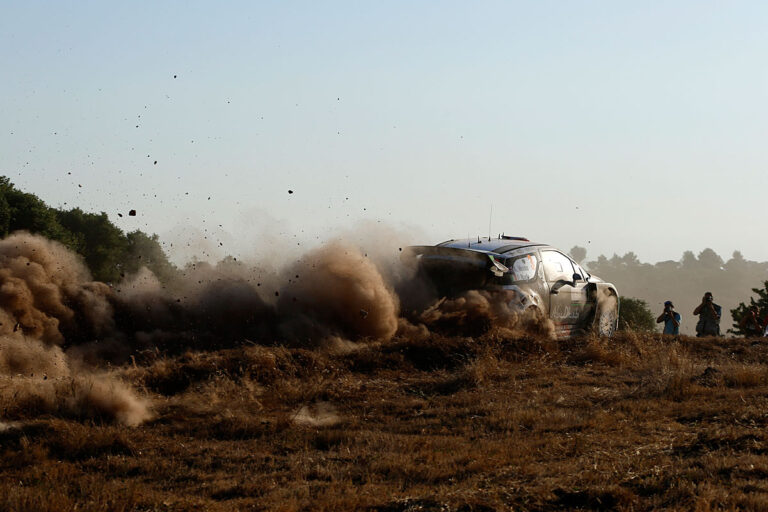 Meeke empfiehlt Ogier mehr Loeb zu sein