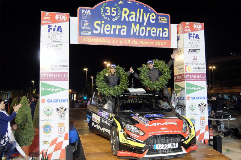 Meister Garcia vor zwei Hyundai