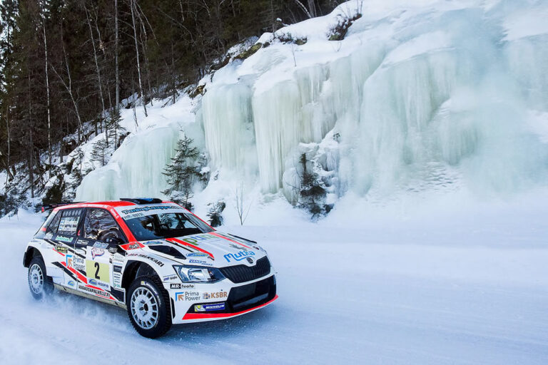 Asunmaa baut Führung aus