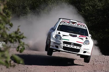 Anton Alen führt in Russland