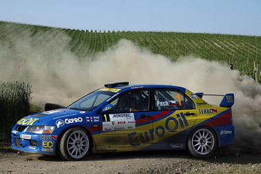 Vaclav Pech bezwingt S2000er