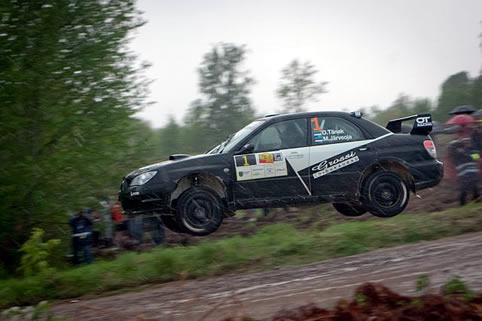 Ott Tänak im Subaru ganz vorn