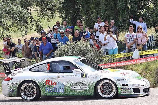 Porsche 911 vor Ford Fiesta R5