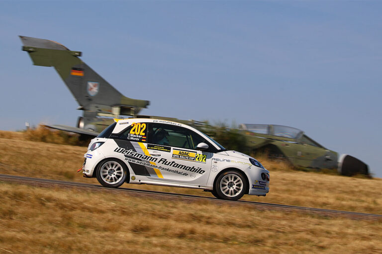 Turbulentes WM-Gastspiel für den ADAC Opel Rallye Cup
