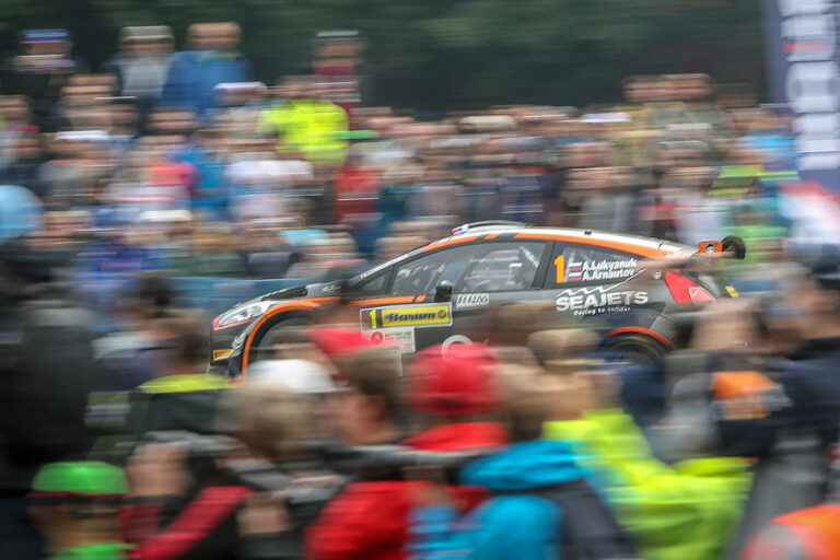 Barum-Rallye nach Tag 1: Lukyanuk knapp vor Kopecky