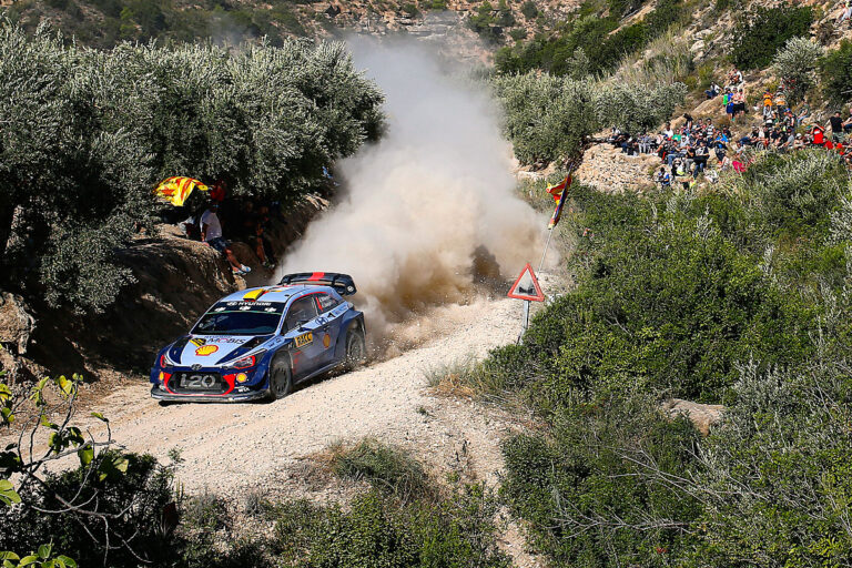 Mikkelsen führt spannende Rallye Spanien an