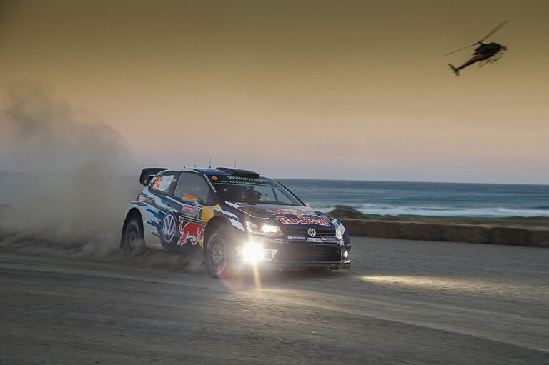 Überlässt Ogier in Australien Mikkelsen den Sieg?