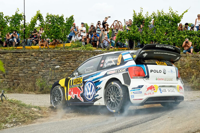 Rallye Deutschland: Mikkelsen führt vor Ogier