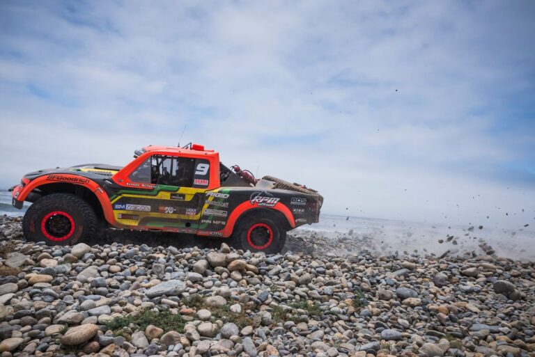 Schwarz mit Erfolg bei extrem harter Baja 500