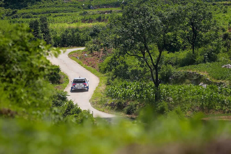 Atkinson siegt im Prodrive-Golf