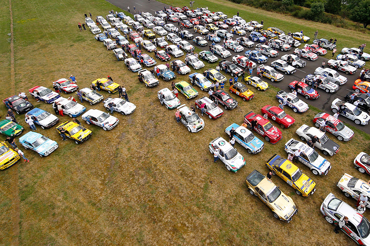 Rallye-Parade in der Eifel