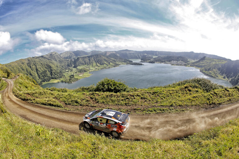 28 R5-Autos auf Azoren-Nennliste