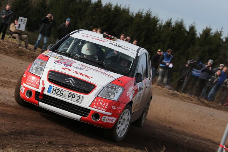 Volles Haus beim Auftakt im Saarland