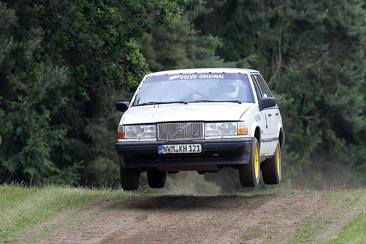 Volvo schockt Mitsubishi am Bergring