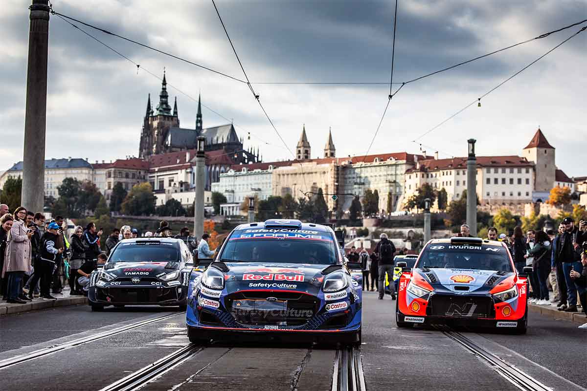 Parade durch Prag läutet Central European Rally ein