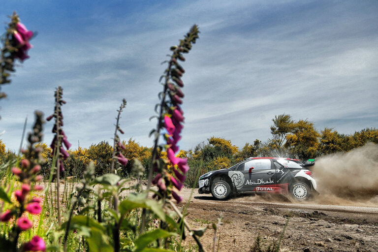 Eine Rallye geht auf Reisen