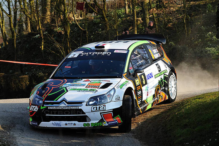 Asphalt- und Schotter-Titel für Cuoq