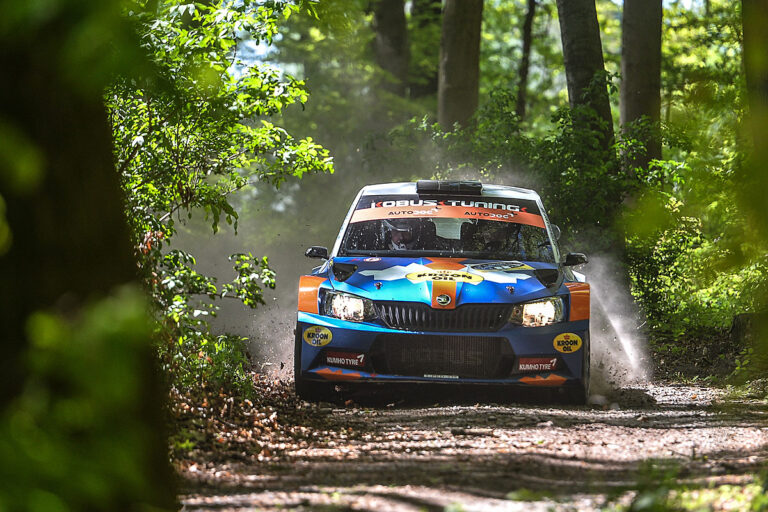 Zwölf R5-Fahrzeuge in Sulingen