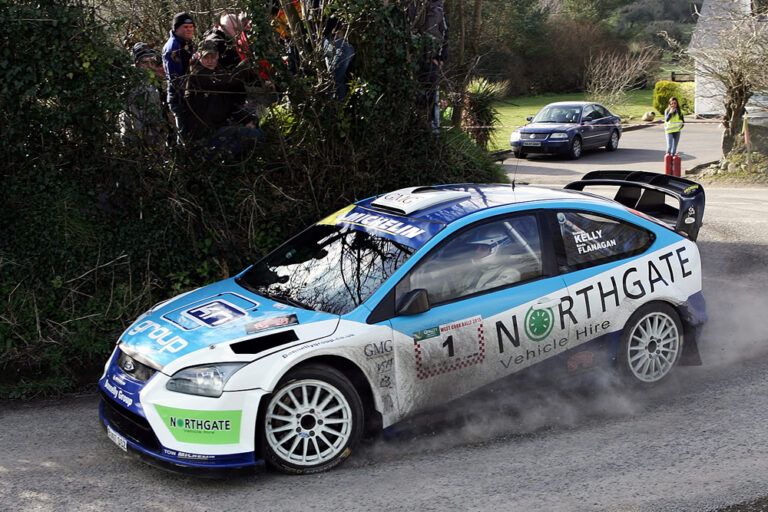 Kelly holt Titel in Irland