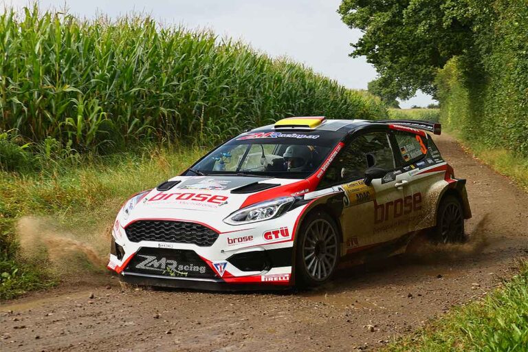 Dominik Dinkel gewinnt Cimbern-Rallye