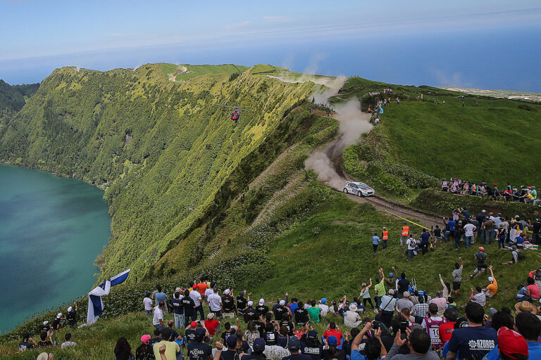 Azoren: Katz und Mausspiel an der Spitze