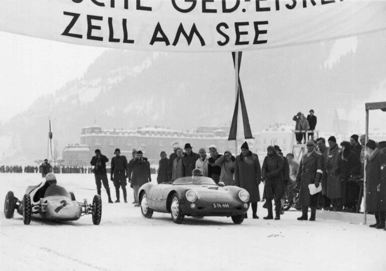 James-Dean-Porsche 550 Spyder driftet auf Eis und Schnee