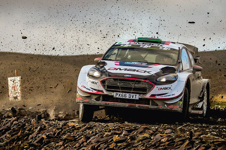 Evans gewinnt in Wales – Titel für Ogier und M-Sport
