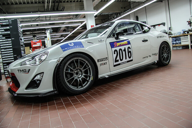 Suninen lernt Asphalt in der VLN