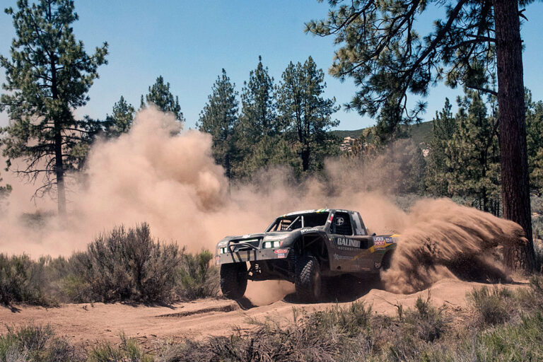 Schwarz driftet auf Platz 8