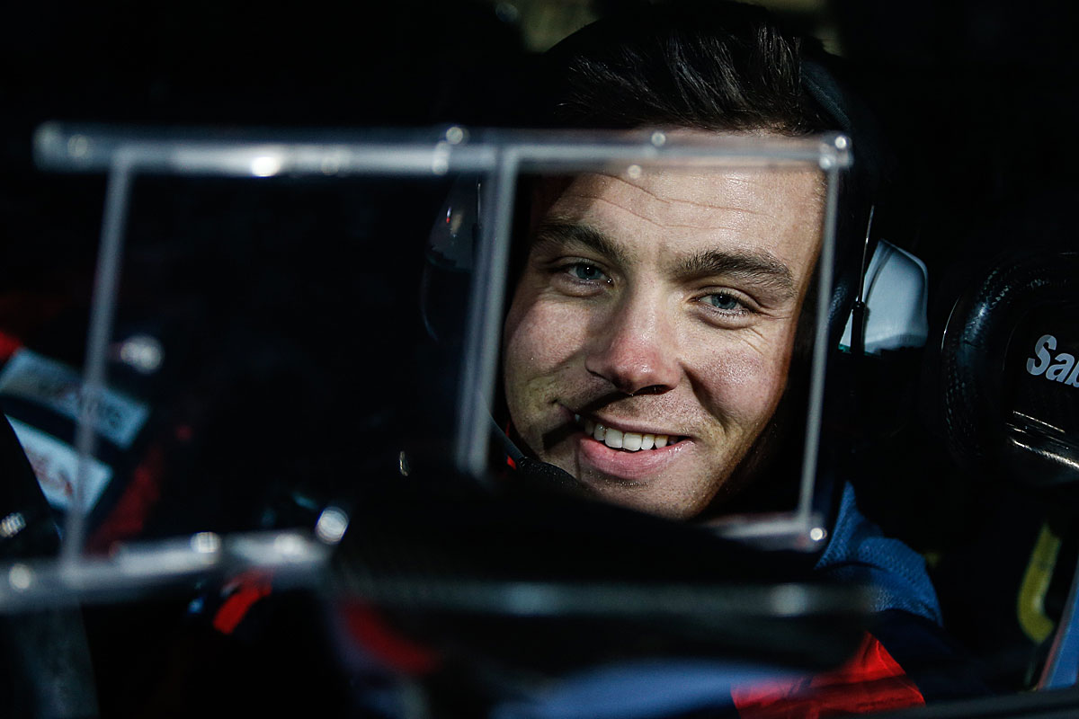 Paddon driftet sich an Ogier heran