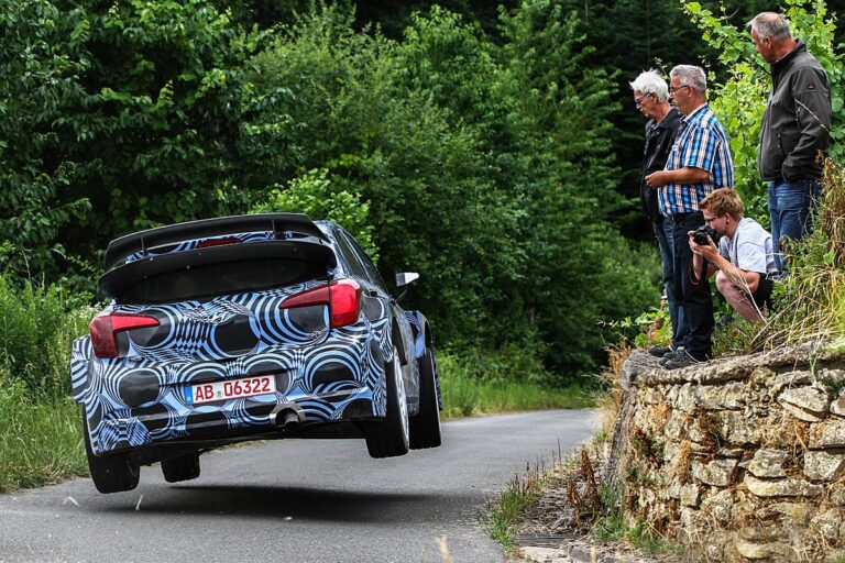 Hyundai testet neuen i20 in den Weinbergen