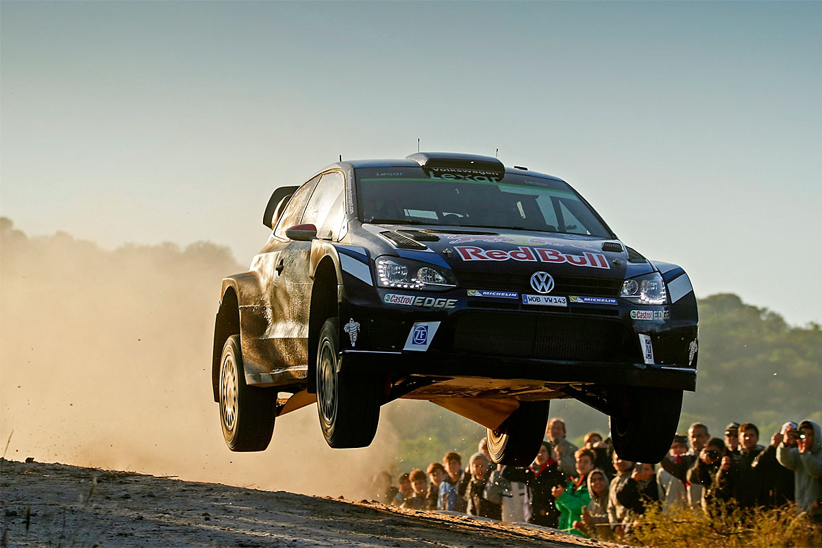 Latvala führt knapp vor Ogier und Paddon