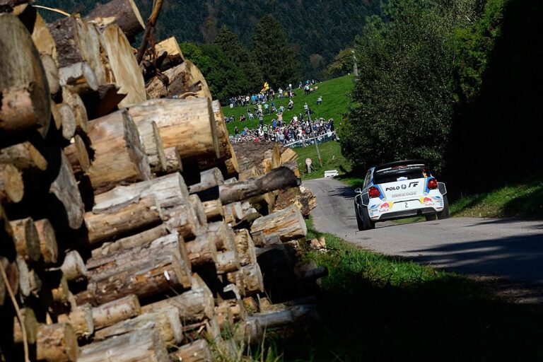 Latvala siegt – Kubica fliegt raus