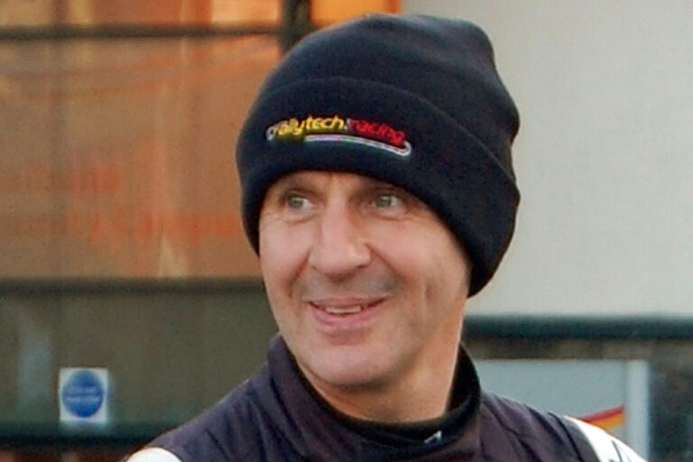 Nackter Hintern kostet 1.000 Pfund und bringt Sperre