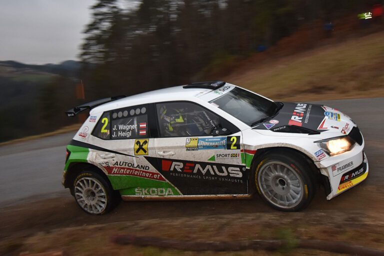 Jänner-Rallye: Bruder-Duell um die Führung