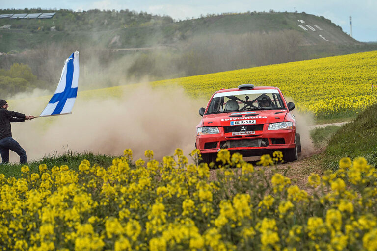 Keskinen vor Hesse bei der Roland-Rallye