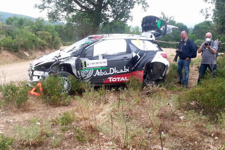 Kris Meeke nach Überschlag raus
