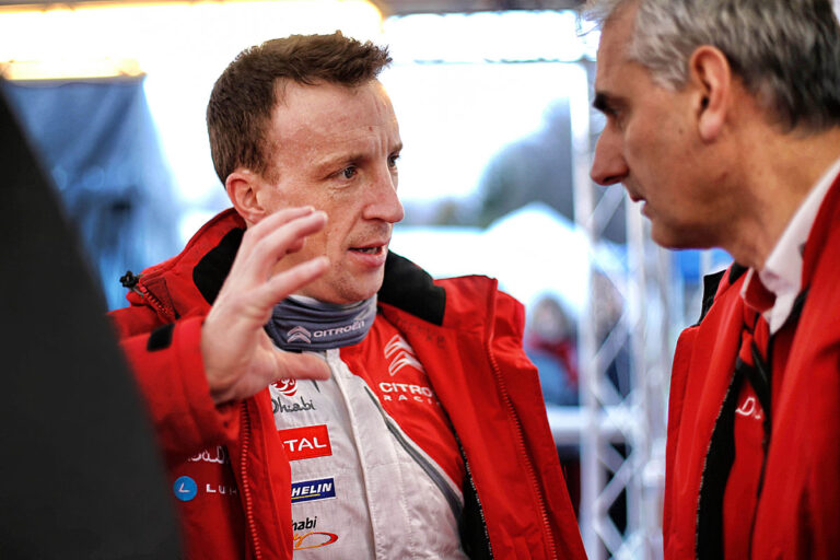 Meeke übernimmt Führung von Ogier