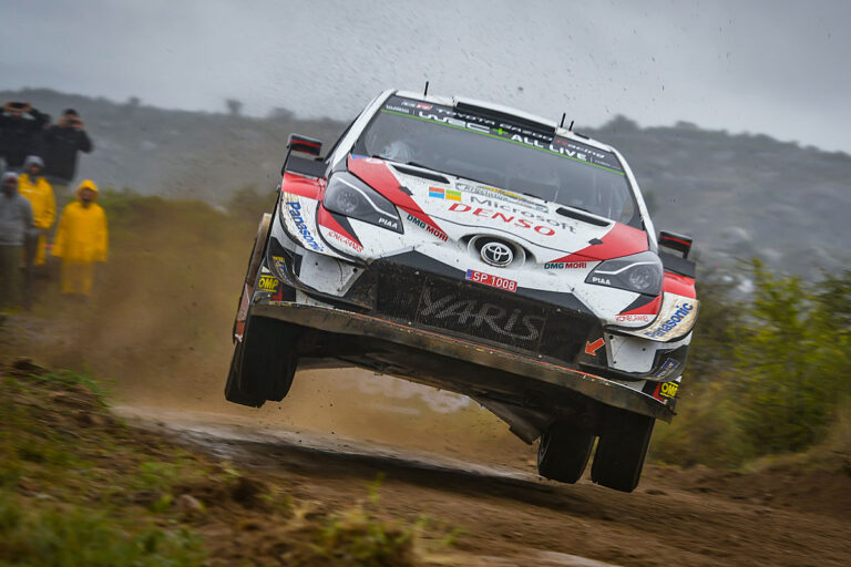 Meeke übernimmt Führung – Prüfung abgesagt