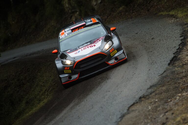 Ogier und Kubica vorn, Alptraum für Neuville