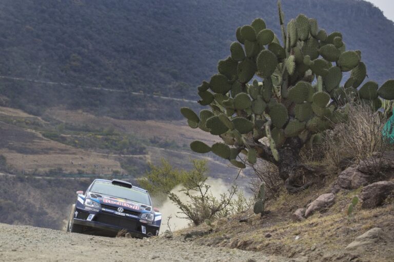 Latvala geht in Führung – Neuville draußen